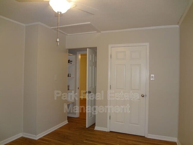 Building Photo - 114 Bim St