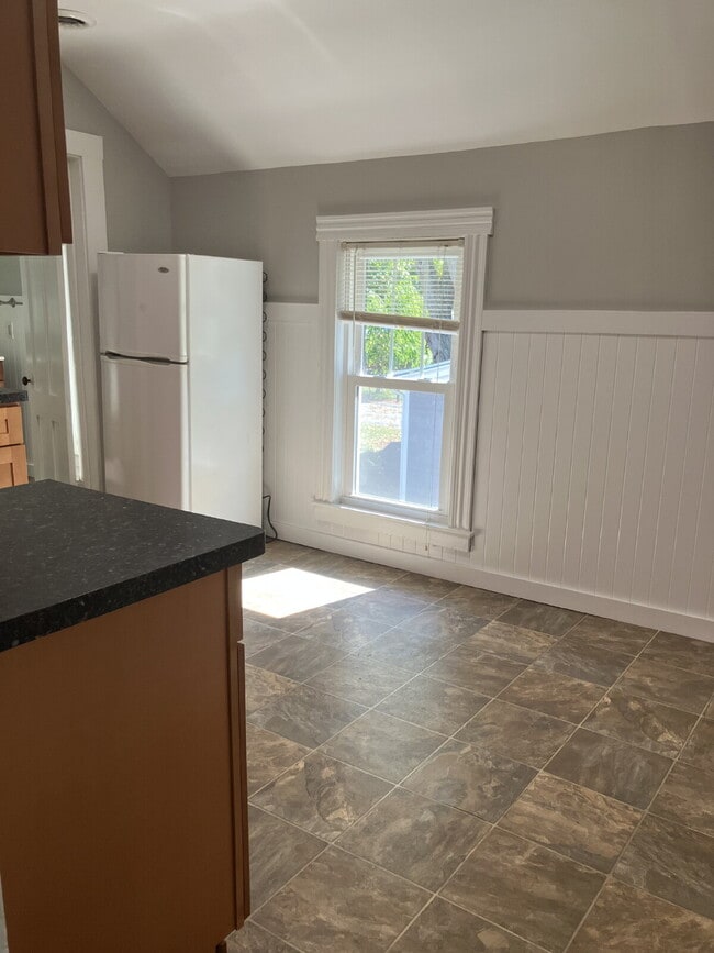 Building Photo - Available October 1 in the Village of Fairport!  2 Bedroom 1 bath upper apartment for $1,515/mo