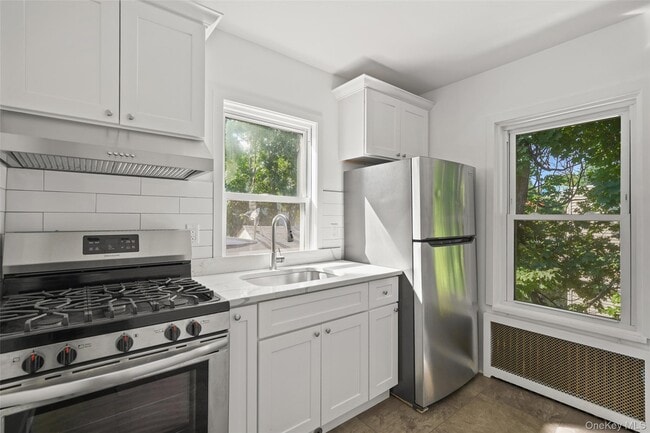 Building Photo - 352 Willett Ave