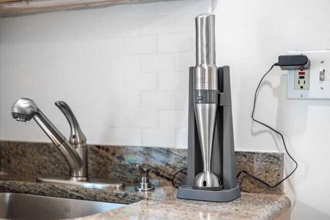 Building Photo - 11468 Club Dr