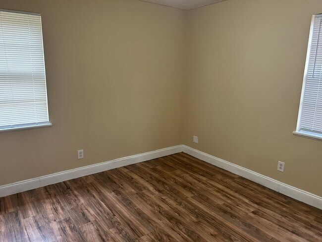 Building Photo - 3502 Penny St SW