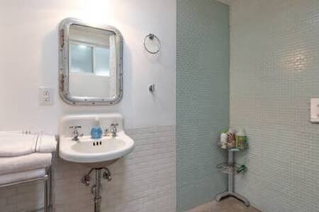 Building Photo - 2756 Locksley Pl