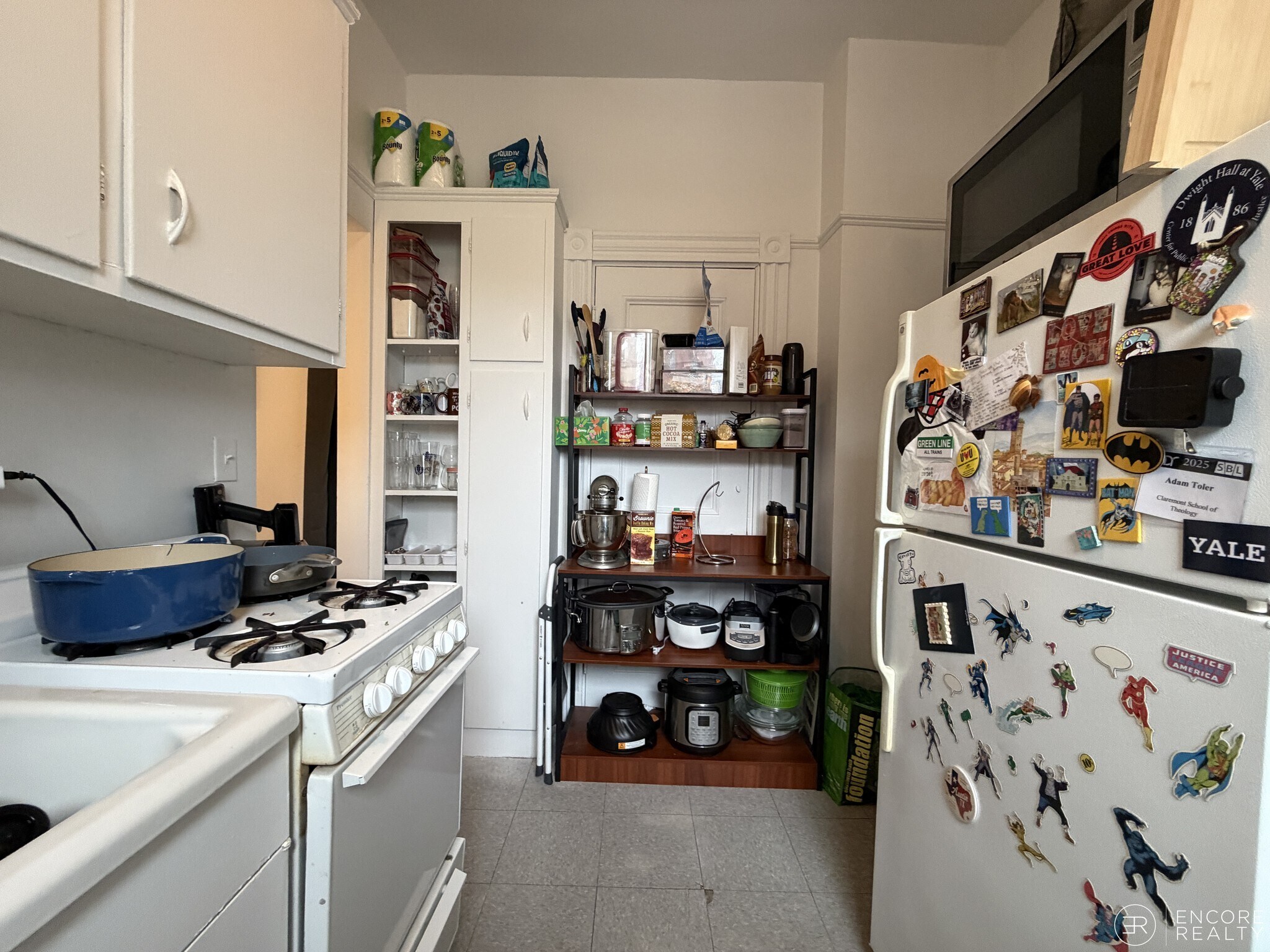 Building Photo - 16 Davis Ave