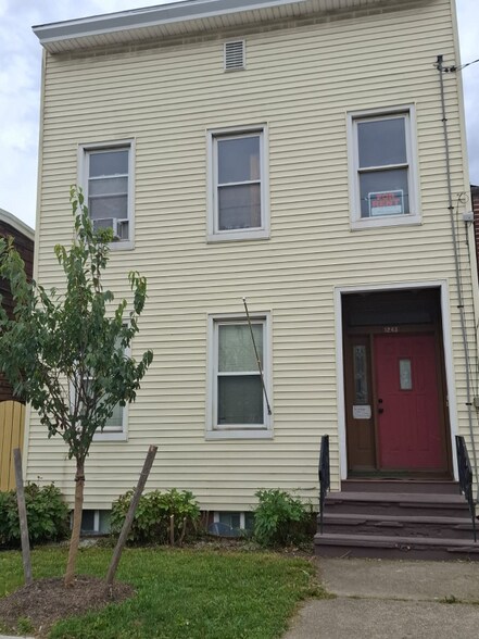 Building Photo - 1243 Broadway