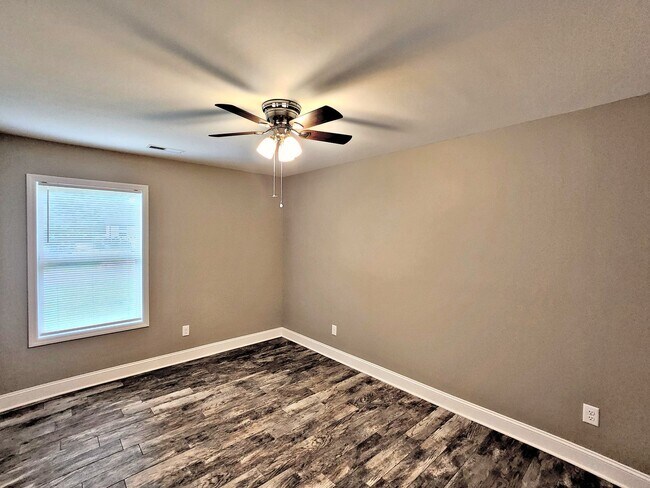 Building Photo - HOUSE for RENT Hartselle 3BR