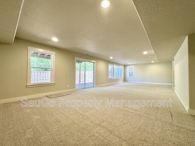 Building Photo - 20363 SW Cassandra Ln