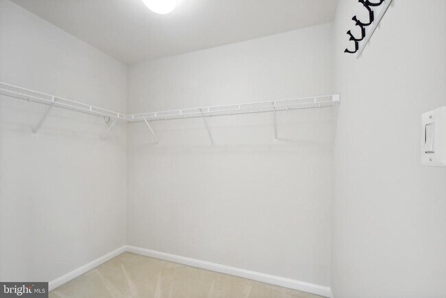 Building Photo - 47581 Royal Burnham Terrace