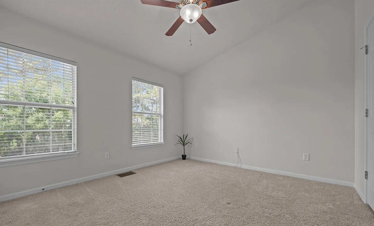 Building Photo - 8077 Summerside Cir