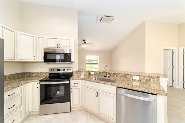 Building Photo - 194 Willow Rd