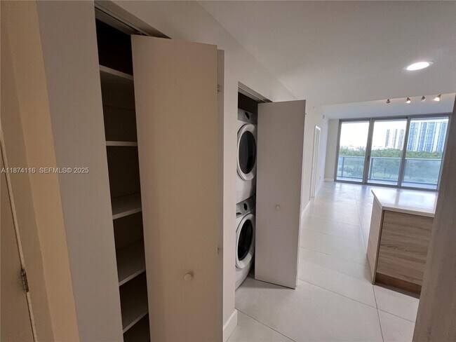 Building Photo - 16385 Biscayne Blvd