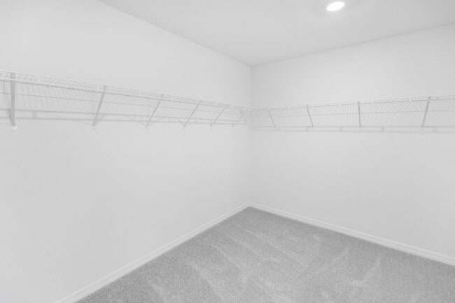 Building Photo - 4 Bedroom 2 Bath Home