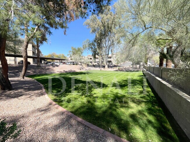 Building Photo - 1720 E Thunderbird Rd