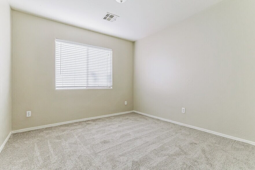 Building Photo - 11457 W Rio Vista Ln