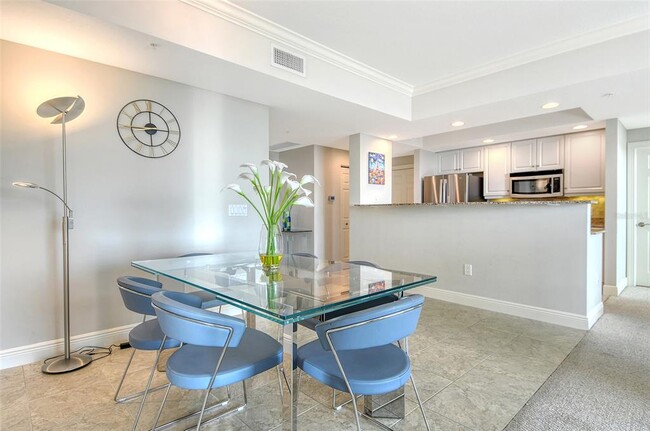 Building Photo - 800 N Tamiami Trl
