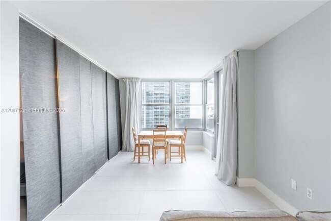 Building Photo - 2899 Collins Ave