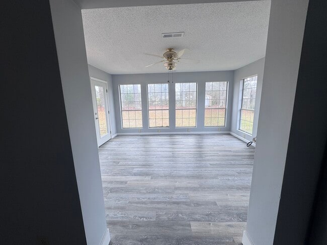 Building Photo - 1007 Cagle St NE