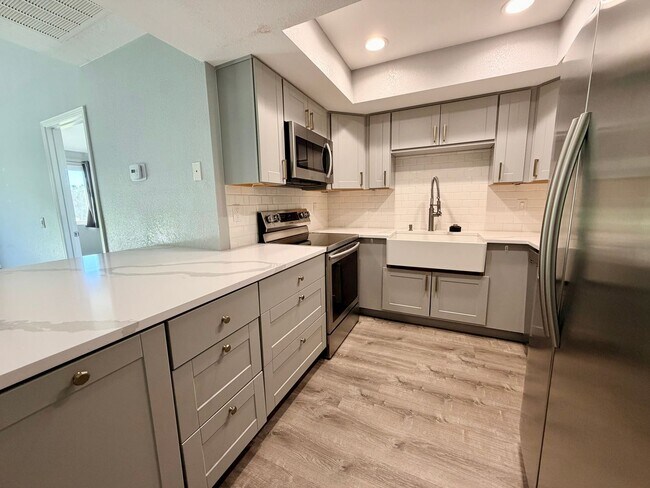 Building Photo - AVAILABLE NOW! BEAUTIFUL 2-Bedroom 2 -bathroom Condo in La Quinta Palms!