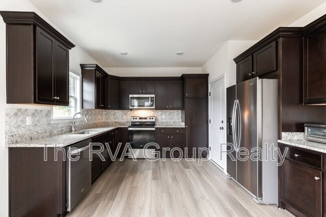 Building Photo - 5620 Moss Side Ave