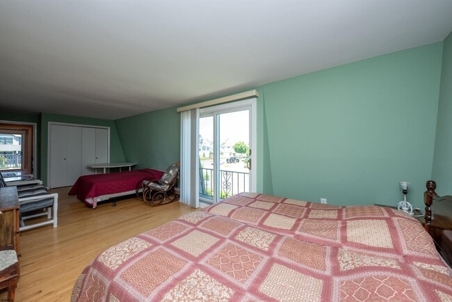 Building Photo - 3201 Bayland Dr