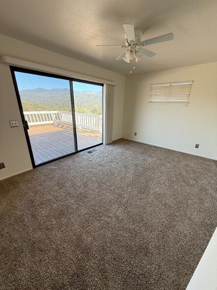 Building Photo - 46473 Eastwood Dr N
