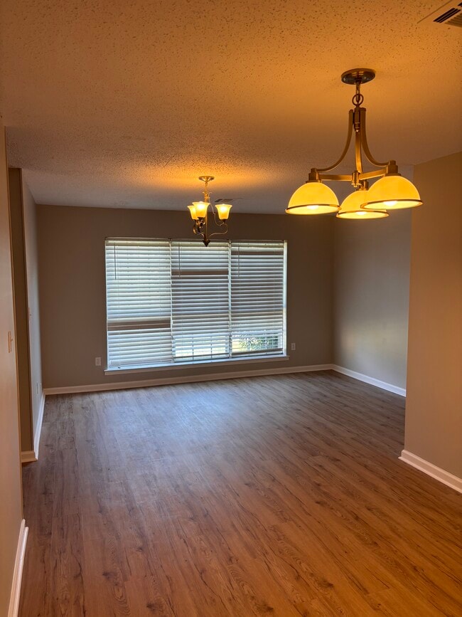Building Photo - 5773 Belleau Dr