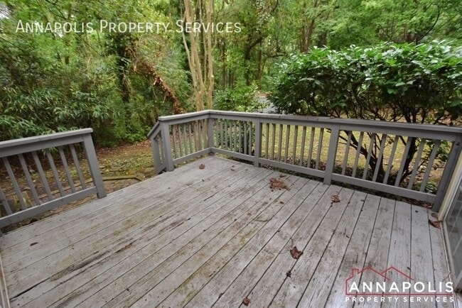 Building Photo - 906 Windwhisper Ln