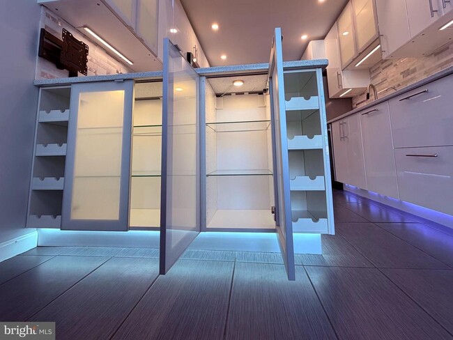 Building Photo - 3 Kaylin Corner