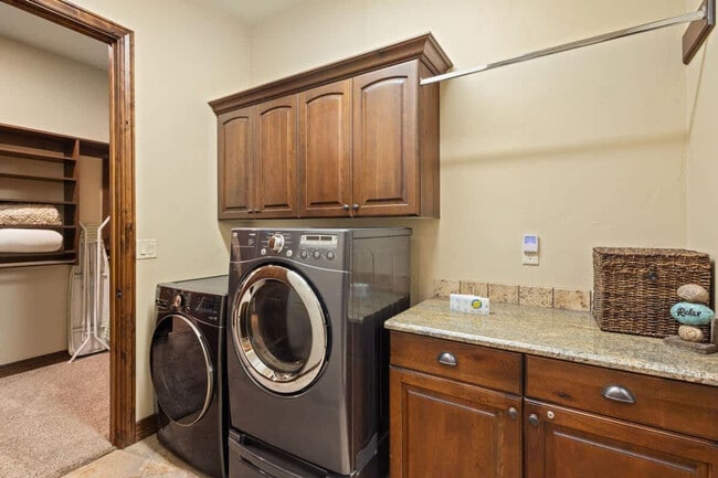 Building Photo - 1922 N Pebble Beach Dr