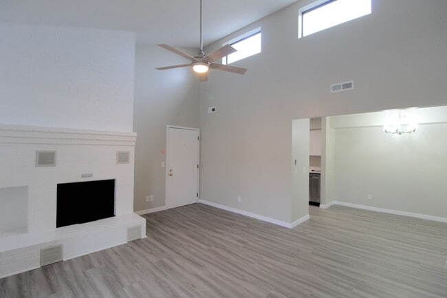 Building Photo - 1026 Blue Ridge Dr