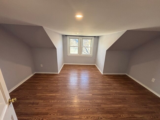 Building Photo - 21 Savin Ave