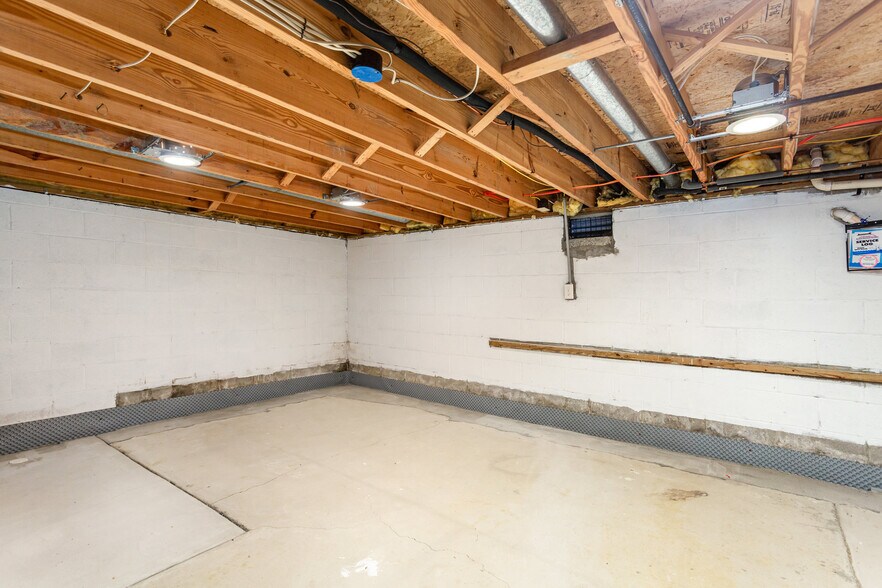 Building Photo - 662 Cherry Hill Dr