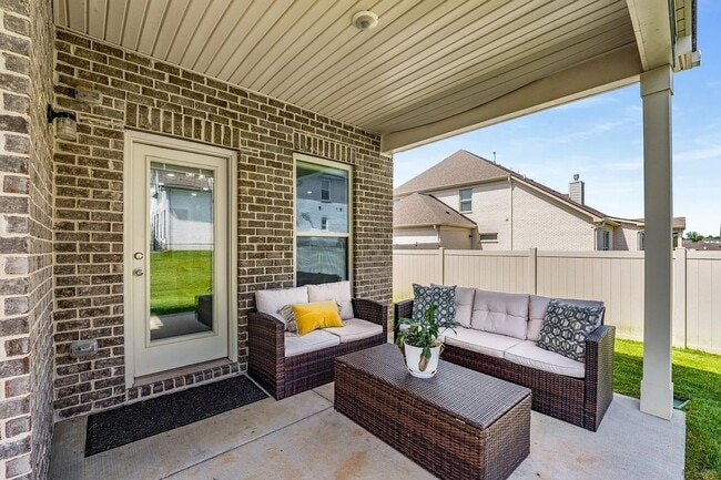 Building Photo - Exquisite Executive Home in the Heart of S...