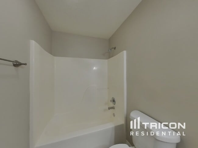 Building Photo - 176 Heartwood Hill