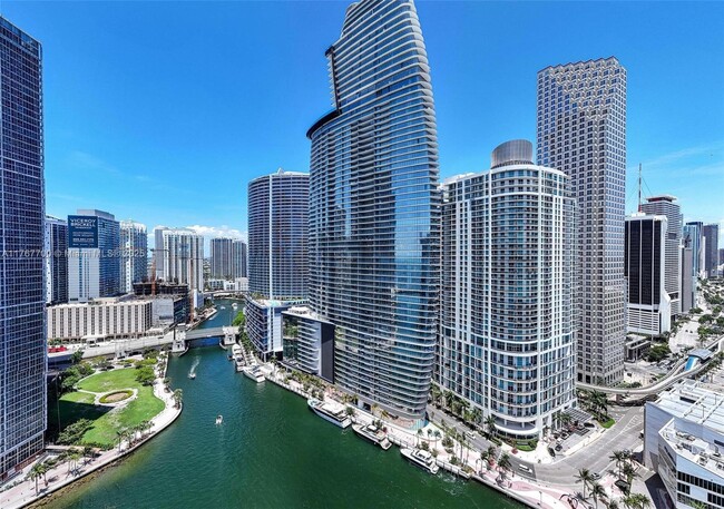 Building Photo - 300 Biscayne Blvd Way