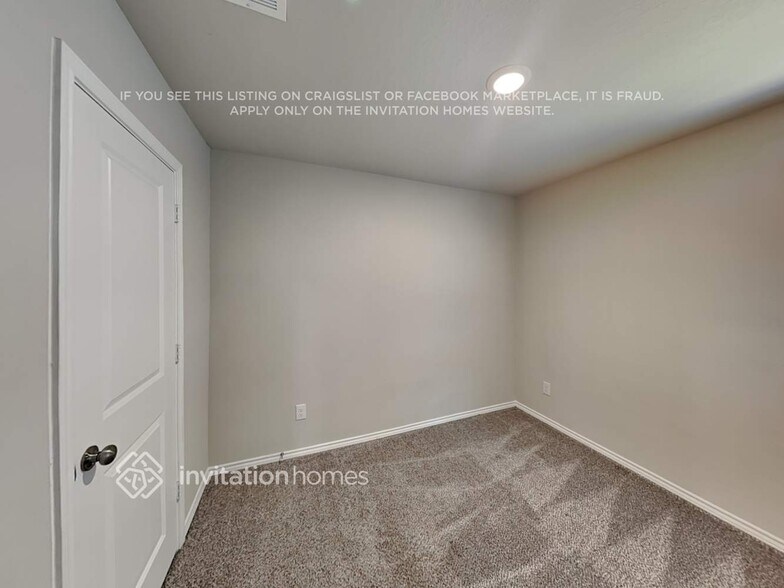 Building Photo - 144 Hollywood Dr