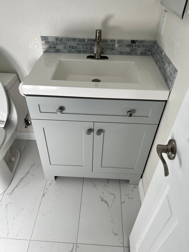 Building Photo - $2,650 - 2 Bed 1 Bath House in San Diego