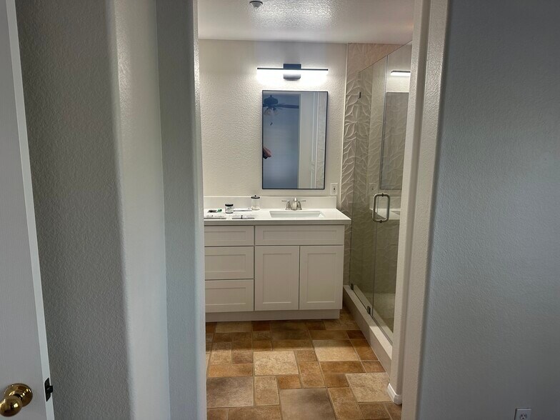 Brand new bathroom - 6162 Citracado Cir