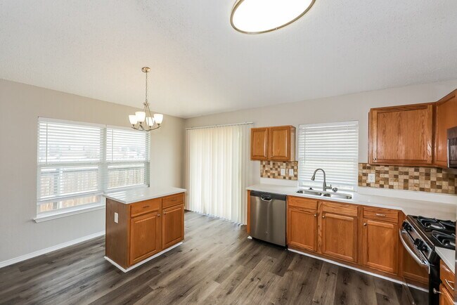 Building Photo - 7312 Moon Ridge Ct