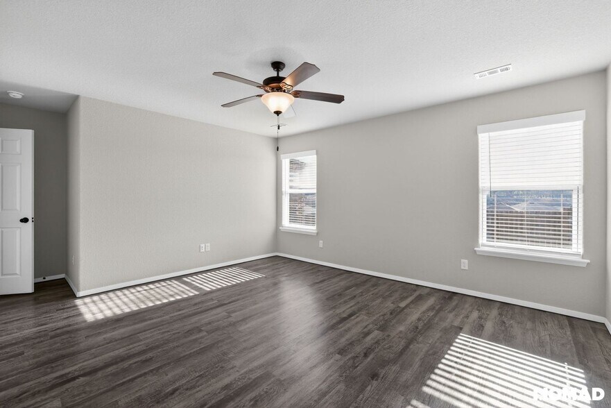 Building Photo - 4307 SW Lenox Ave