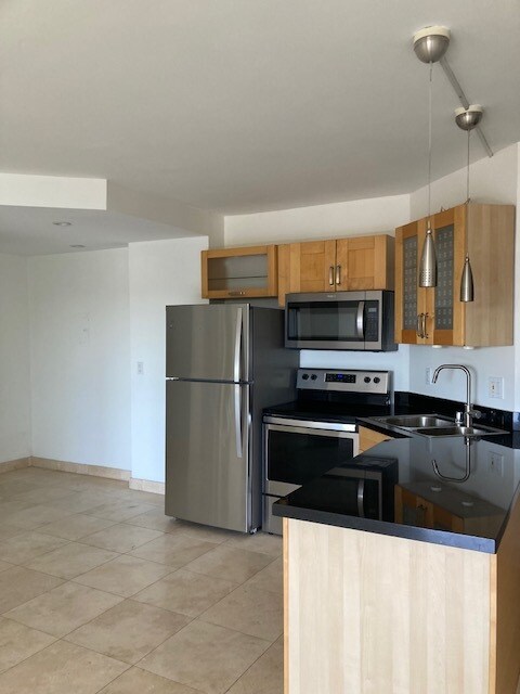 Building Photo - 3949 Los Feliz Blvd