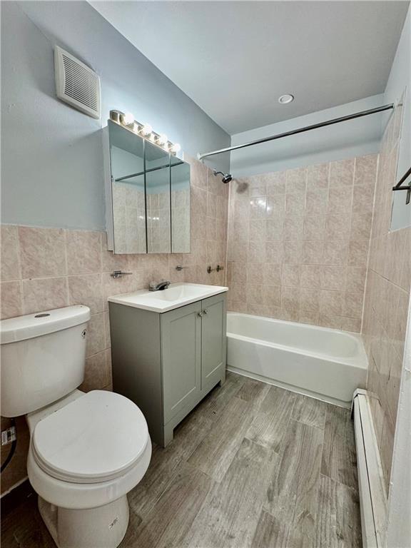 Building Photo - 1425 E 80th St