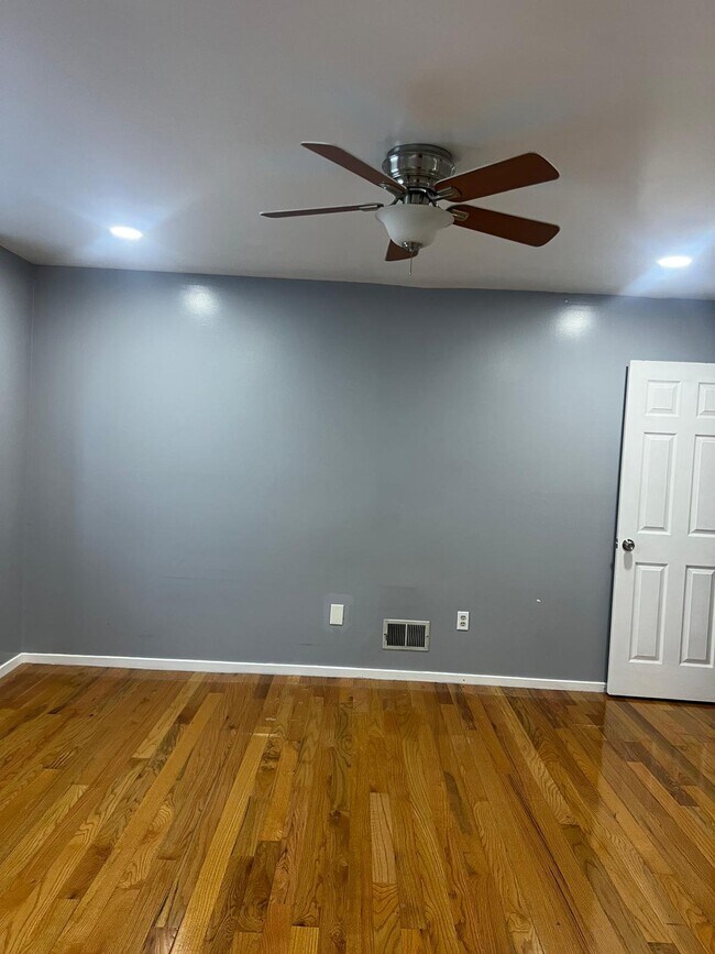 Building Photo - 131 Bonney Ct