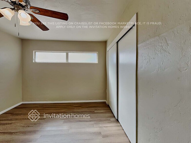 Building Photo - 9444 N 4th Ave