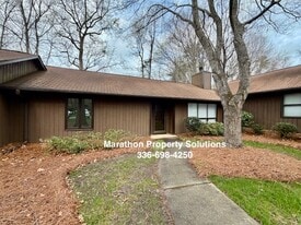 Building Photo - 2543 Cottage Pl