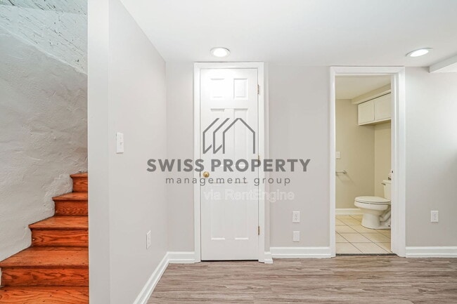 Building Photo - 804 E Main St