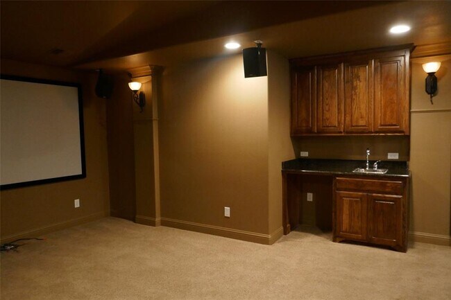 Building Photo - 2537 Windsor Castle Way