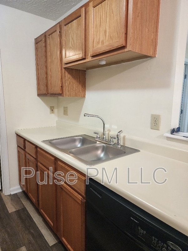 Building Photo - 135 Dale Hollow Dr
