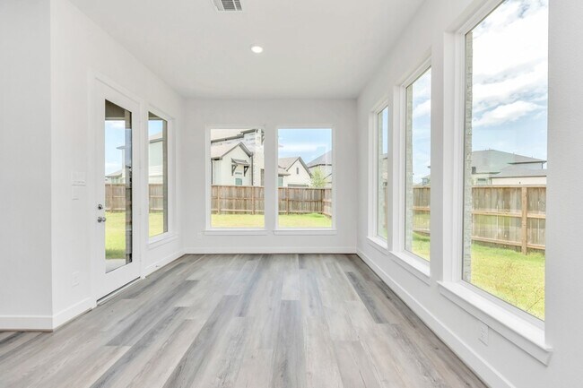 Building Photo - 21118 Chelton Bch Dr