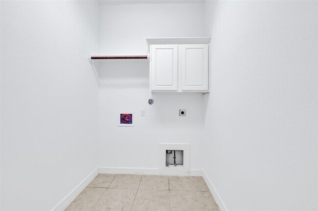 Building Photo - 27915 Genesis Manor Ln