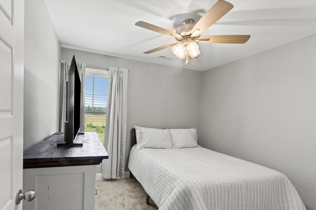 Building Photo - Fully Furnished and Move-In Ready!